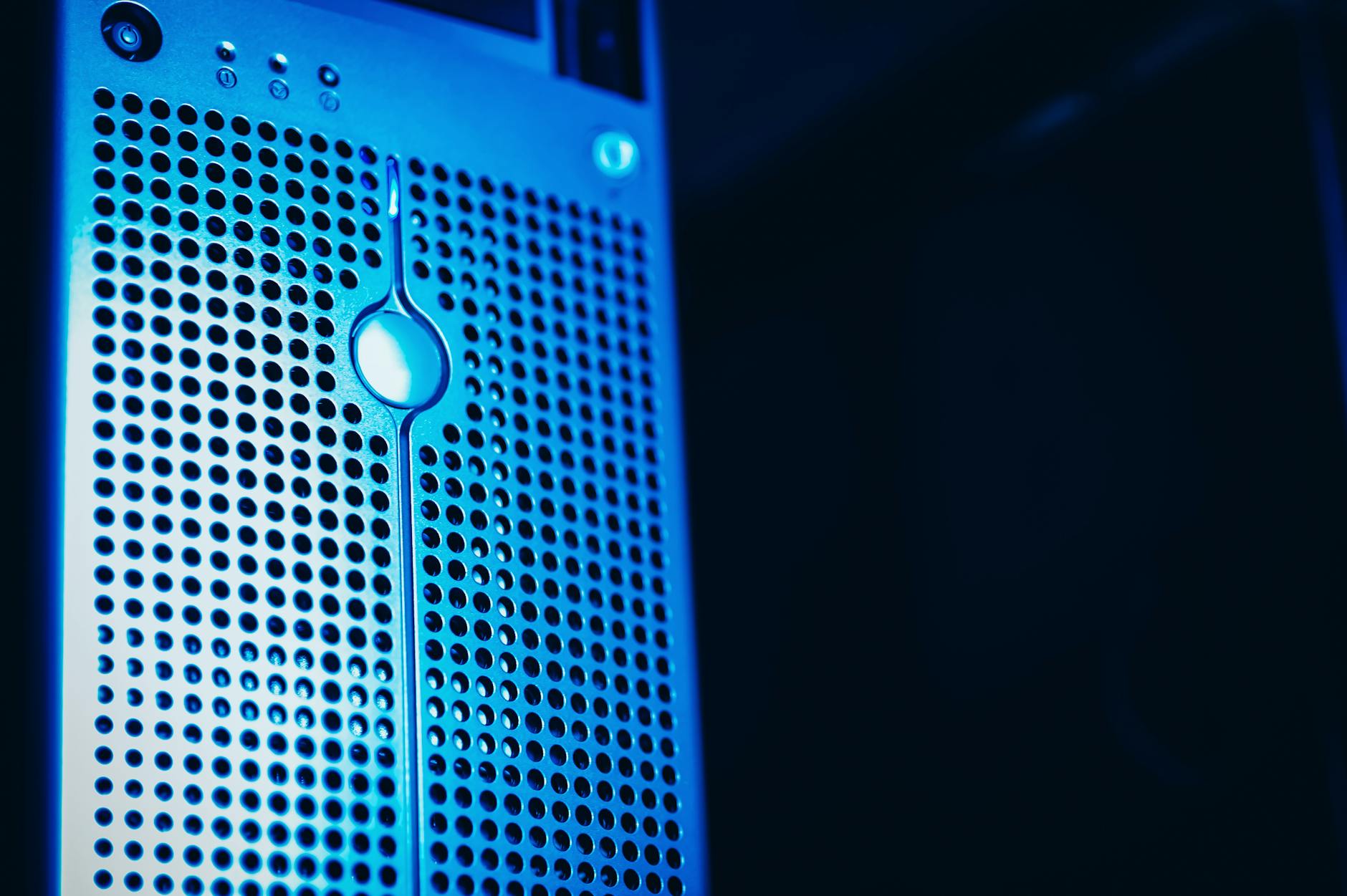 Server i hosting za web stranicu — godišnji troškovi održavanja